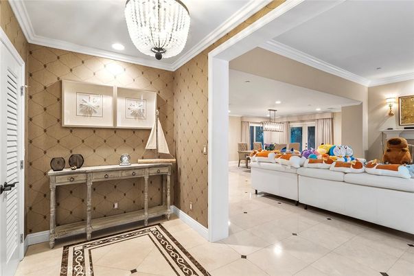 Chandelier, Interior, Living room, Pendant Lights, Recessed Lighting