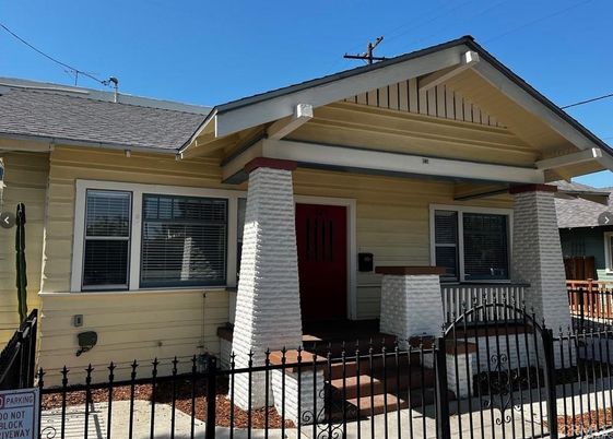 Exterior, Facade, None