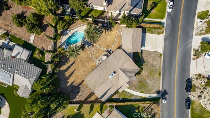 Exterior, Drone