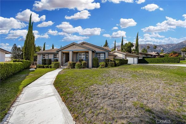 Attached, Exterior, Facade, Ranch