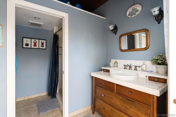 Bathroom, Interior, Tile Countertops