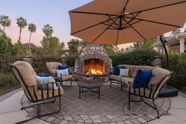 Exterior, Fireplace