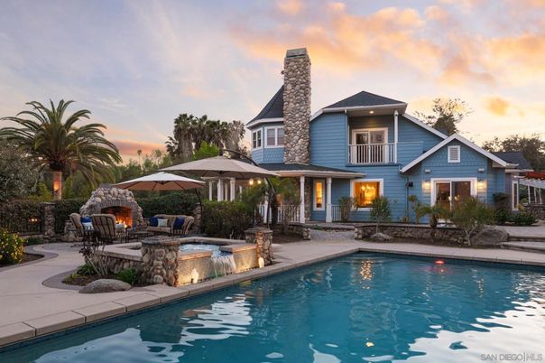 Exterior, Fireplace, Pool