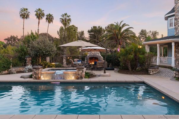 Exterior, Fireplace, Pool