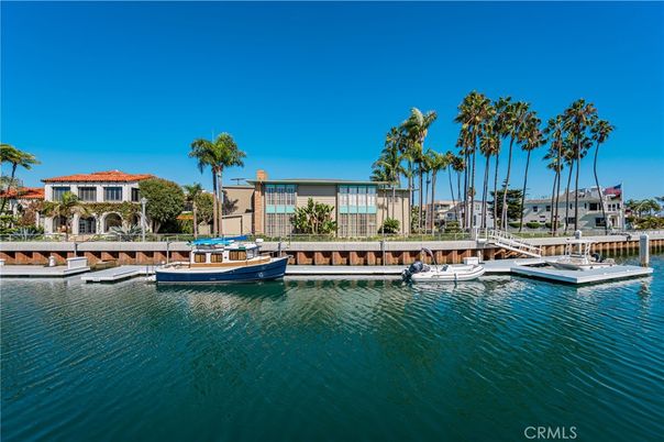 Exterior, Lake