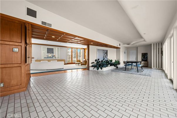 Game Room, Interior, Recessed Lighting