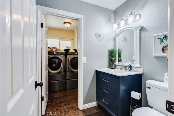 Interior, Washer, Wood Texture Flooring