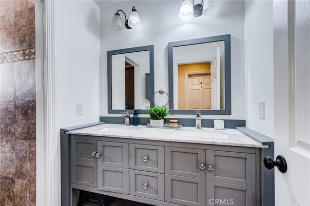 Bathroom, Dual Sink Vanities, Interior