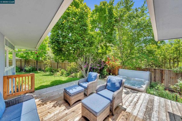 Exterior, Hot Tub