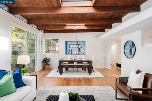 Dining room, Interior, Living room, Pendant Lights, Wooden Beams, Wooden Ceilings, Wood Texture Flooring