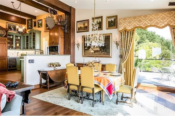 Dining room, Interior, Kitchen, Pendant Lights, Recessed Lighting, Wood Texture Flooring