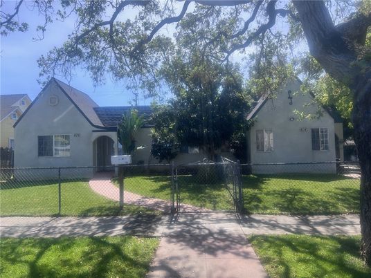 Backyard, Exterior, Facade, Ranch