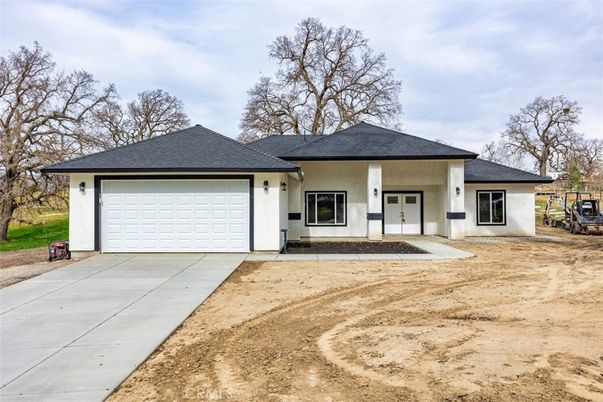 Attached, Exterior, Facade, Ranch