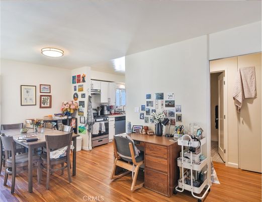 Dining room, Interior, Kitchen, Stainless Steel Appliances, Wood Texture Flooring