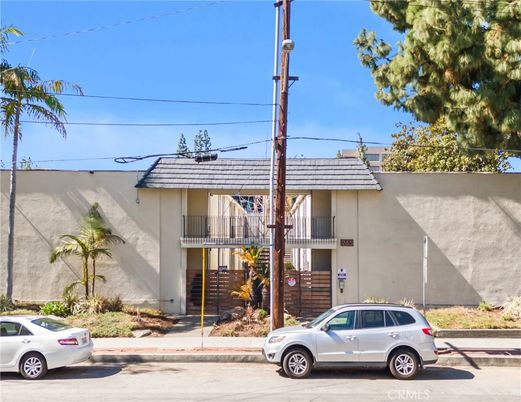 Exterior, Facade, None