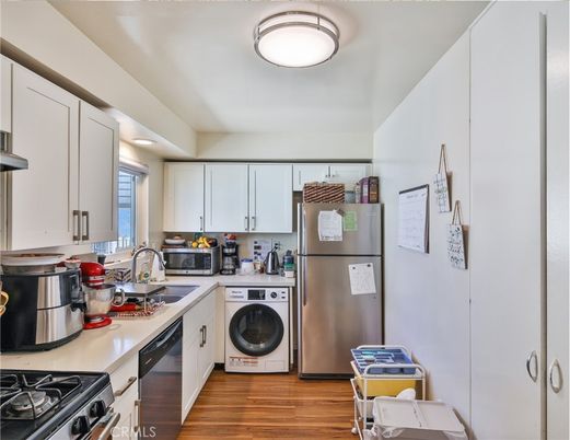 Interior, Kitchen, Washer, Wood Texture Flooring