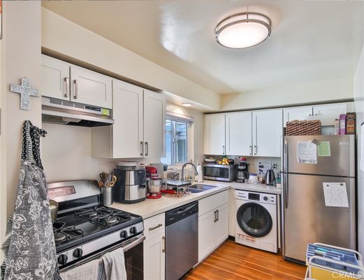 Interior, Kitchen, Washer, Wood Texture Flooring