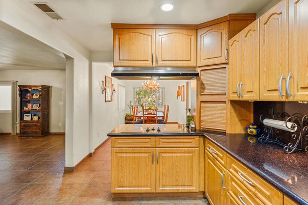Dining room, Interior, Kitchen, Recessed Lighting