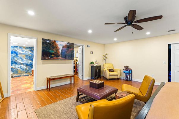 Interior, Living room, Recessed Lighting, Wood Texture Flooring