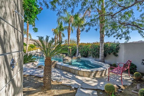Exterior, Hot Tub, Pool