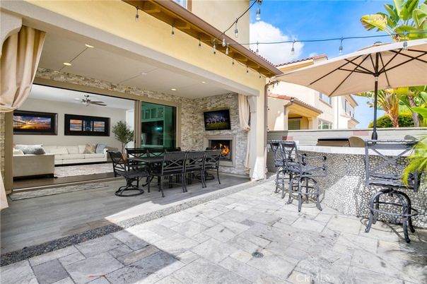 Exterior, Fireplace