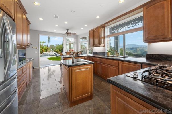 Dining room, Interior, Kitchen, Recessed Lighting