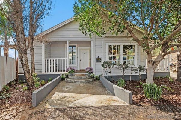 Exterior, Facade, American Craftsman