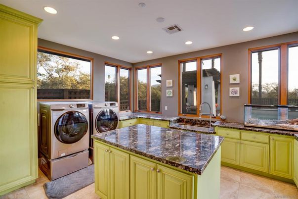 Interior, Kitchen, Recessed Lighting, Washer