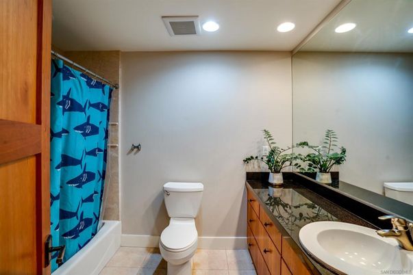 Bathroom, Interior, Recessed Lighting