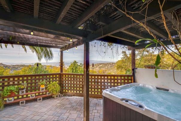 Exterior, Hot Tub