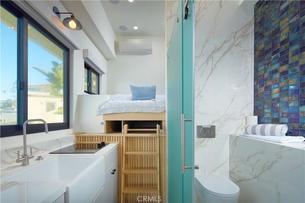 Bathroom, Bedroom, Interior, Marble Walls, Recessed Lighting