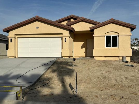 Attached, Exterior, Facade, Mediterranean