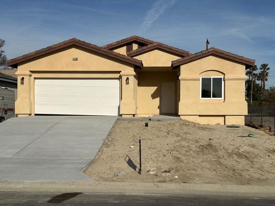 Attached, Exterior, Facade, Mediterranean