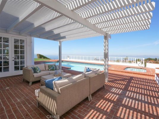 Exterior, Pool, Water