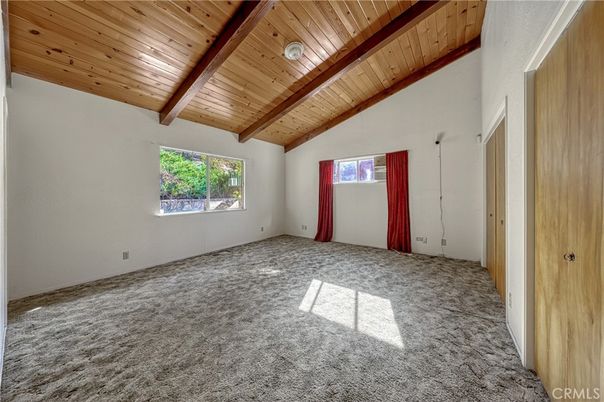 Empty room, Interior, Wooden Beams, Wooden Ceilings