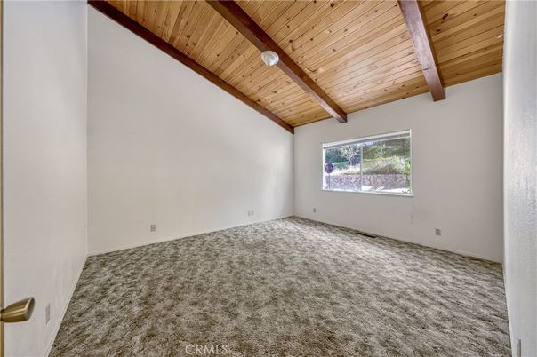 Empty room, Interior, Wooden Beams, Wooden Ceilings