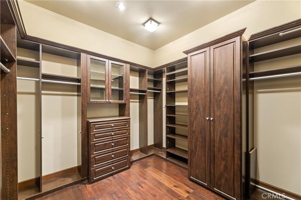 Interior, Walk-in Closets, Wood Texture Flooring
