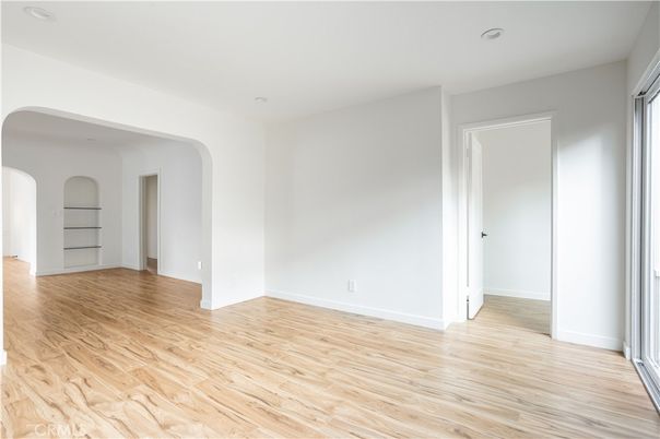 Empty room, Interior, Recessed Lighting, Wood Texture Flooring