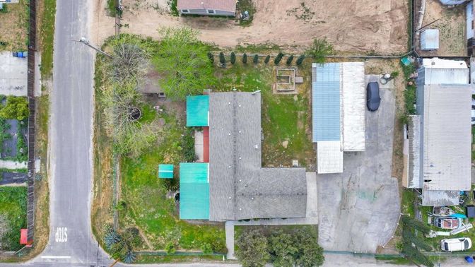 Exterior, Drone