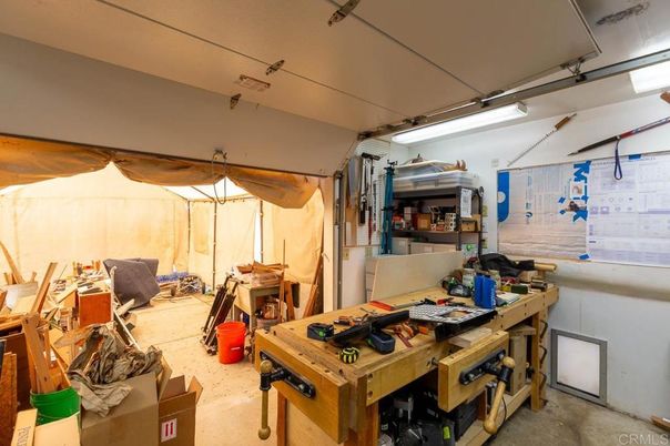 Garage, Interior