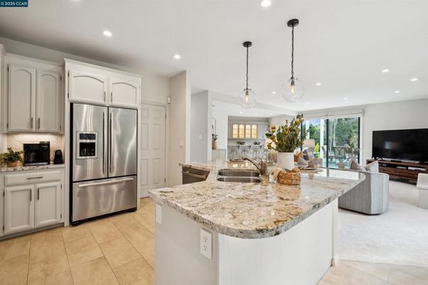 Interior, Kitchen, Living room, Pendant Lights, Recessed Lighting, Stainless Steel Appliances