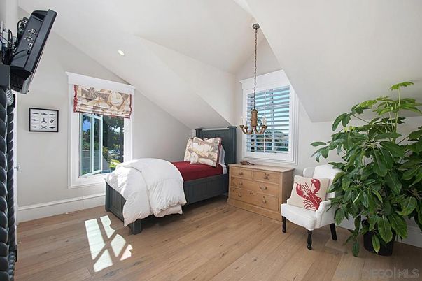 Bedroom, Interior, Pendant Lights, Recessed Lighting, Wood Texture Flooring