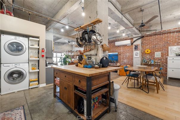 Dining room, Interior, Kitchen, Stone Walls, Washer, Wood Texture Flooring