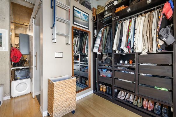 Interior, Walk-in Closets, Wood Texture Flooring