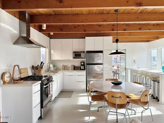 Dining room, Interior, Kitchen, Pendant Lights, Stainless Steel Appliances, Wooden Beams, Wooden Ceilings