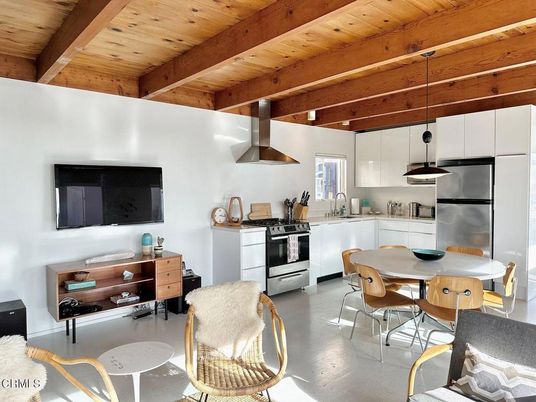 Dining room, Interior, Kitchen, Pendant Lights, Stainless Steel Appliances, Wooden Beams, Wooden Ceilings