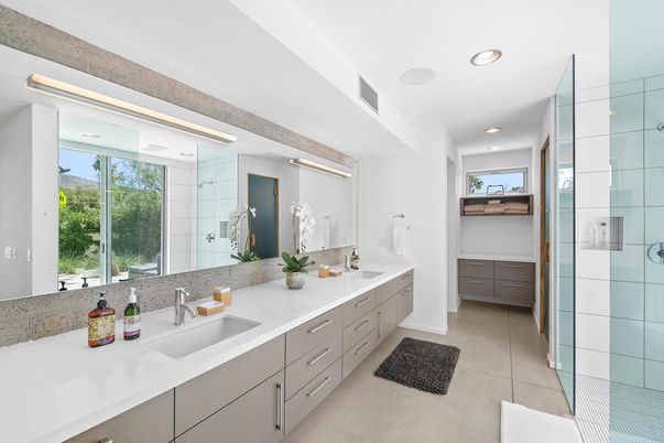 Bathroom, Dual Sink Vanities, Interior, Recessed Lighting