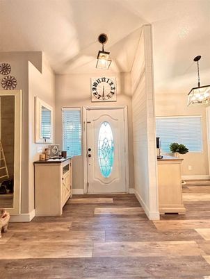 Interior, Pendant Lights, Wood Texture Flooring