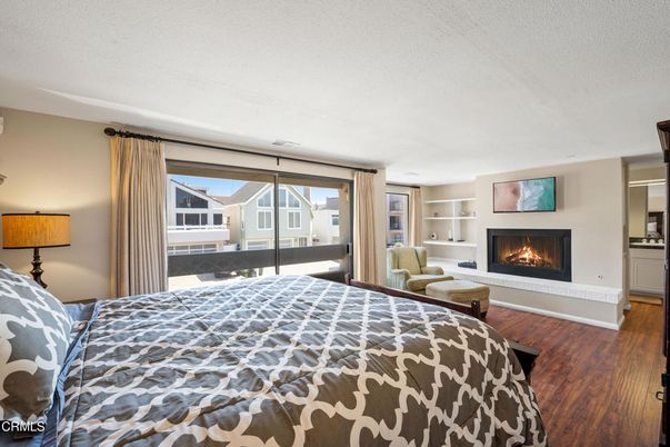Bedroom, Fireplace, Interior, Wood Texture Flooring