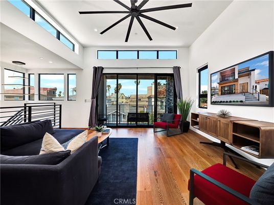Interior, Living room, Pendant Lights, Recessed Lighting, Wood Texture Flooring